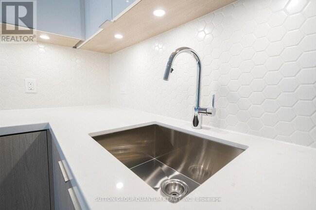 Photo - 15 Queens Quay E Unit 912