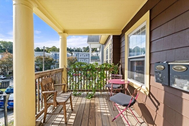 Photo - 25 Tip Top St Unit 2