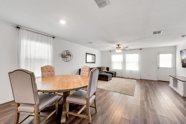1516 Deerchase Dr