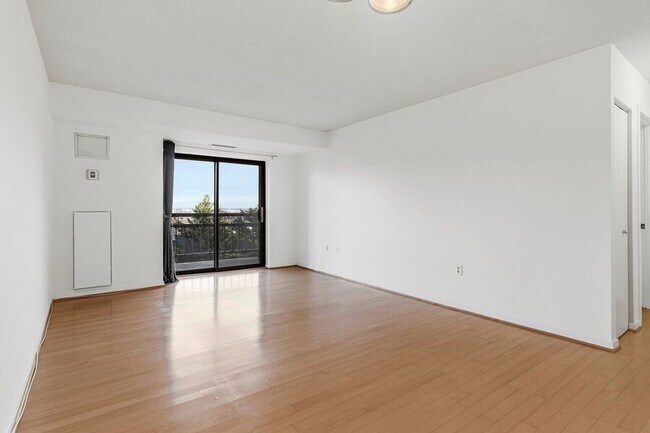 Photo - 2111 Wisconsin Ave NW