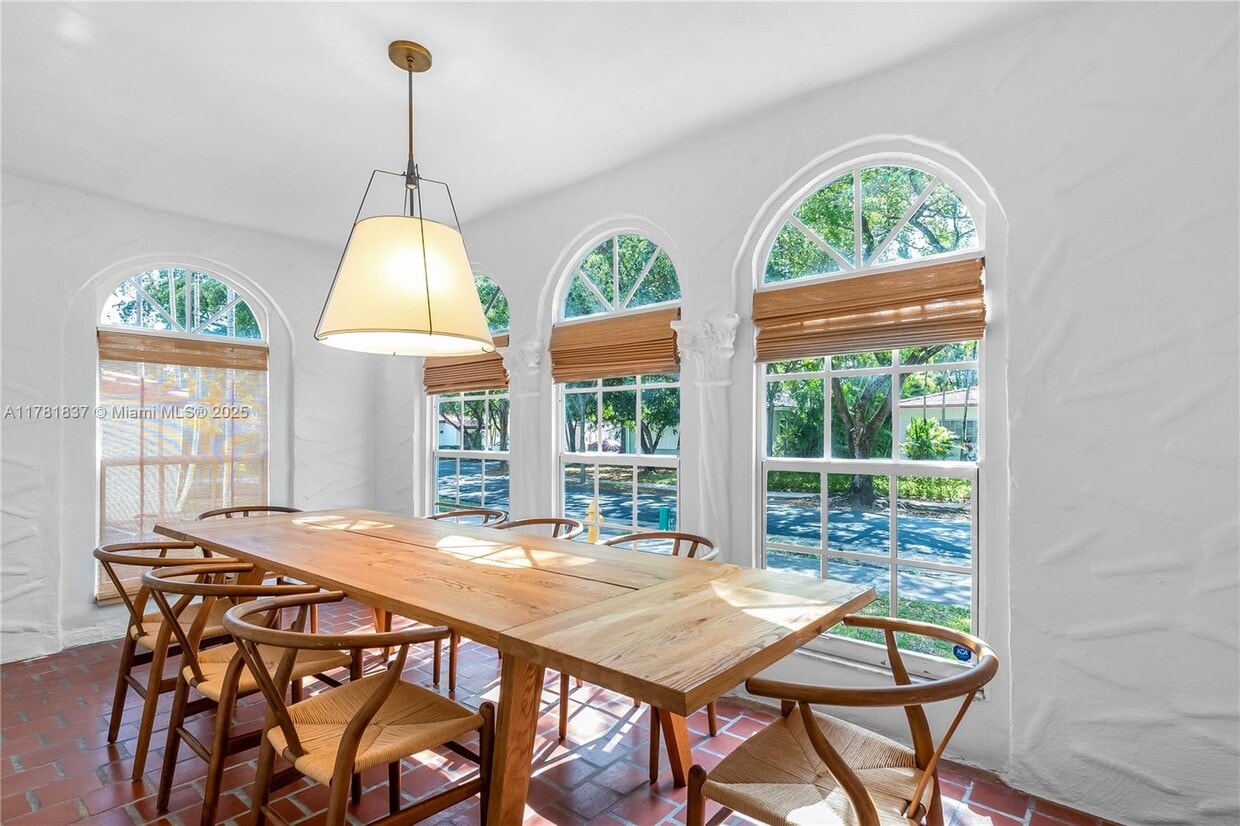 Photo - 829 Lorca St (Miami, FL)