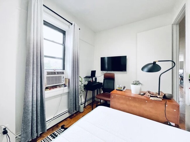 Photo - Furnished room/NOT APARTMENT Unit 2