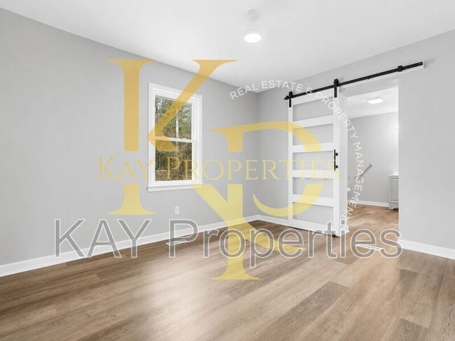 Photo - 6010 Muscat Rd