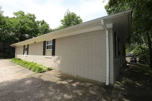 Photo - 803 N Van Buren St Apartment Unit 2