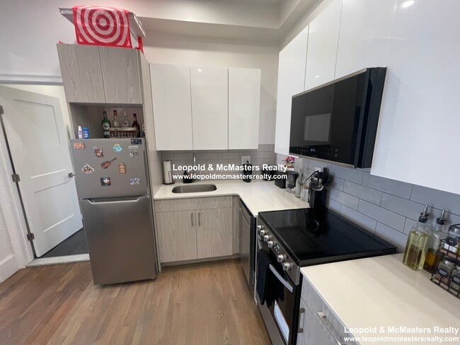 Photo - 107 Queensberry St