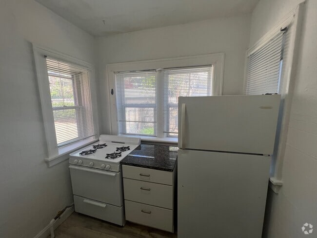 Building Photo - 4443 Pershing Ave Unit 4443 Rental