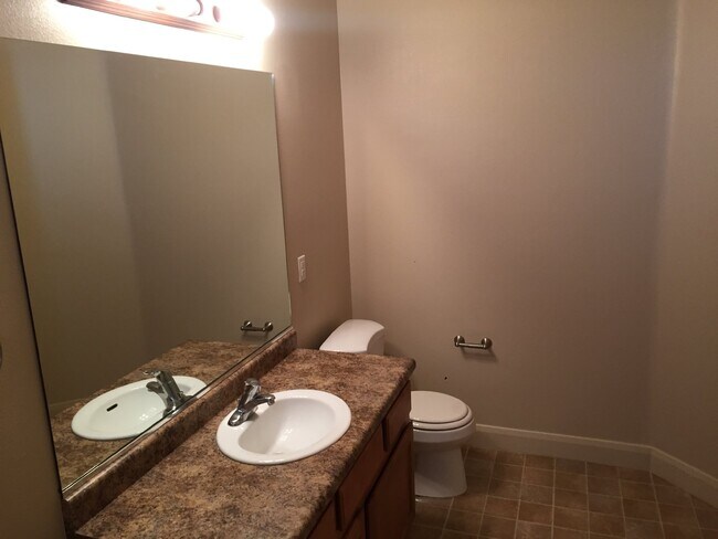 Photo - 700 N Main St Unidad H3