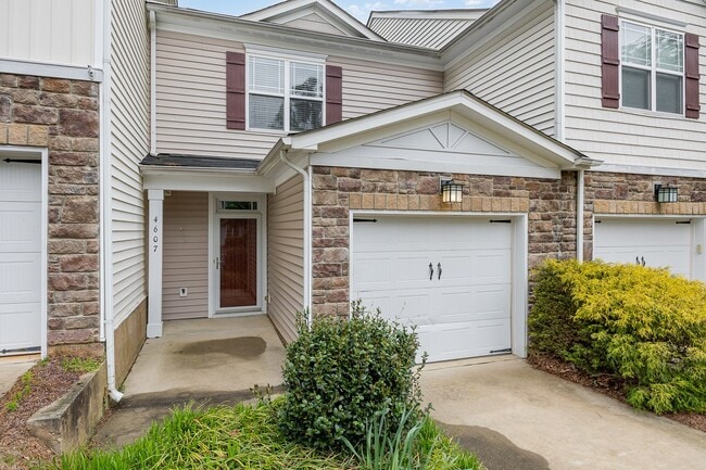 Charming 2-Bedroom Townhome Convenient to ... - Charming 2-Bedroom Townhome Convenient to ...