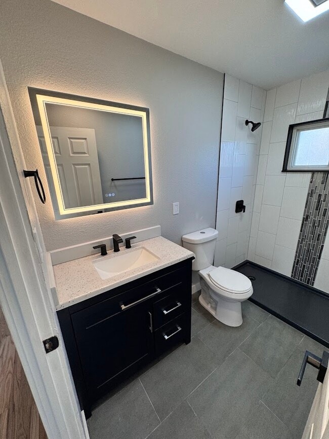 Photo - 1261 Walnut Ave