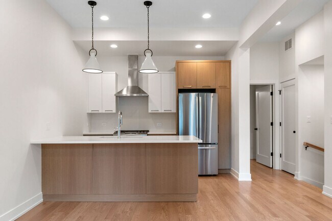 Photo - 1954 N Sheffield Ave Unit 1