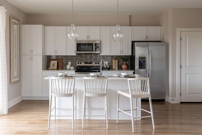 Photo - Livano Oakwood