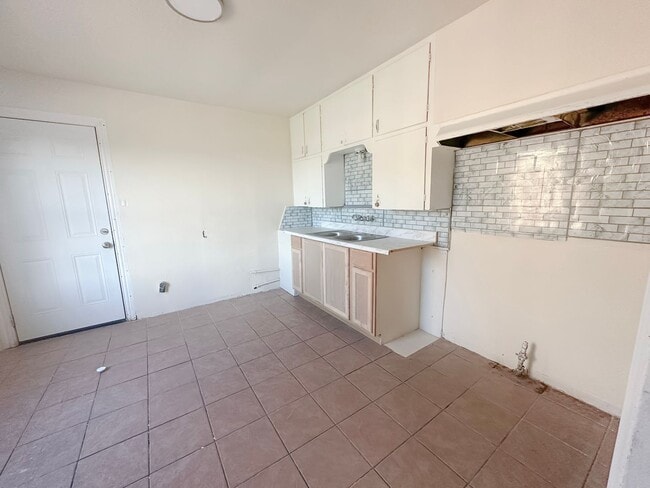 Photo - 606 N 1st St