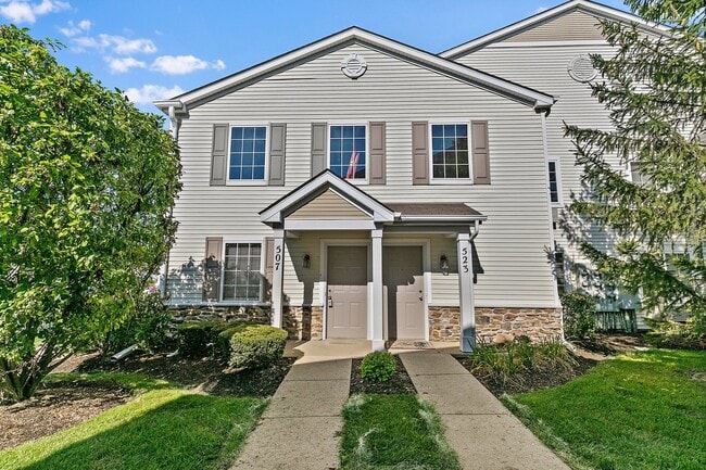 Building Photo - 1809 Silverstone Dr Unit 1809