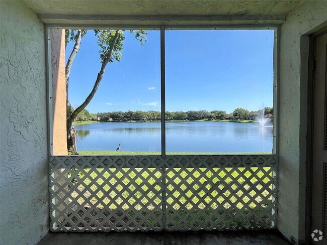 Building Photo - 706 NW 92nd Ave Unit 706 Rental