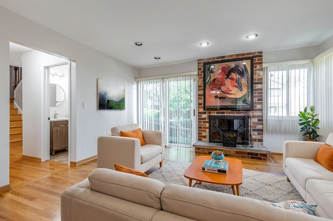 1013 Sussex Dr