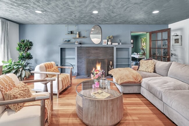 Photo - 26 Pearsall Pl