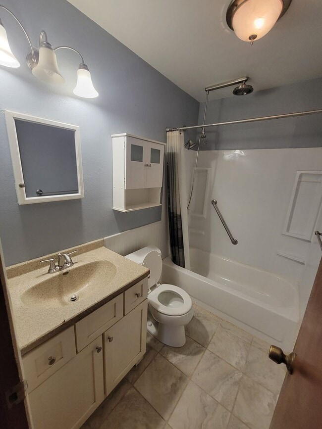 Photo - 3 Bed 1 Bath Home for RENT