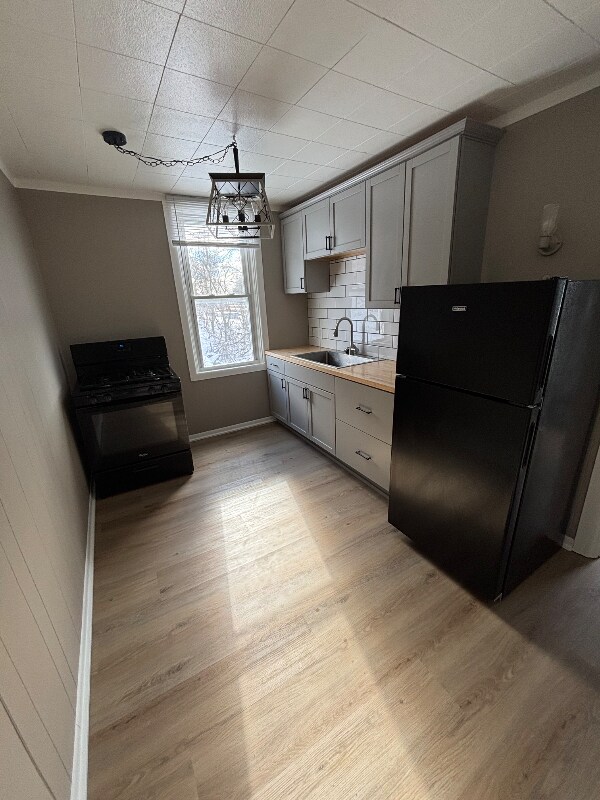 Photo - 28 Caledonia St NE Unidad # 2