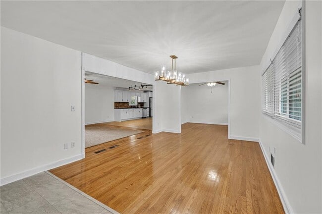 Photo - 318 Tyrone Rd