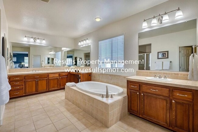Photo - Spacious and upgraded 4 Bed 3 Bath Roseville Home