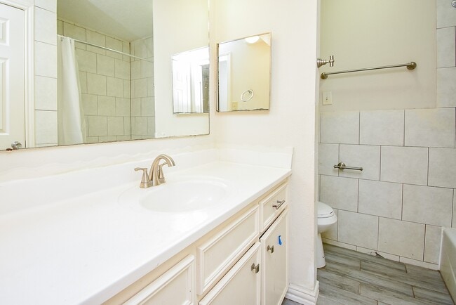 Building Photo - 11366 Oakcenter Dr Rental