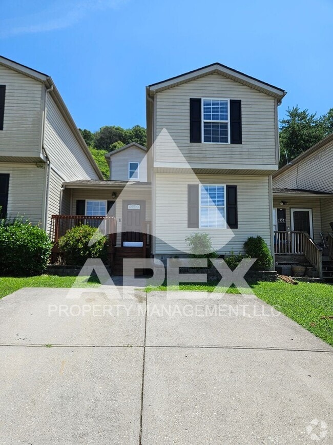 Building Photo - Stunning 3 Bd/2Ba Condo in North Knox clos...