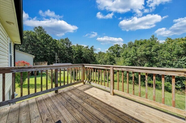 Photo - 1144 Stoney Mountain Rd