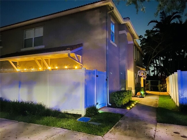 Building Photo - 12498 SW 54th St Rental