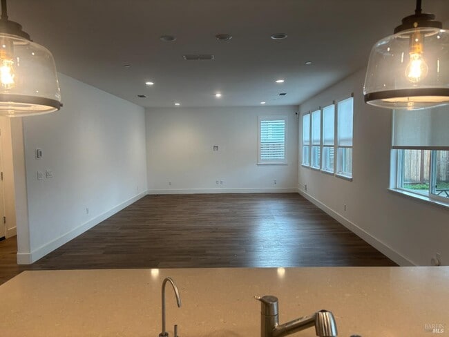 Photo - 1468 Oak Cir