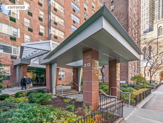 Building Photo - 30 W 60th St Rental
