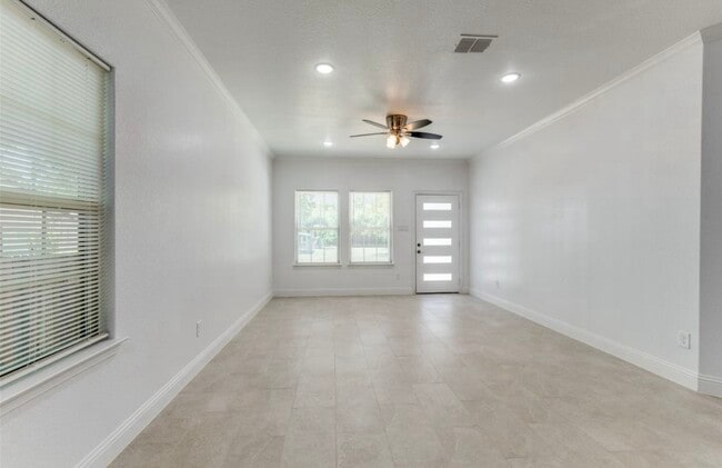 Photo - 1945 Portland Ave