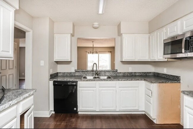 Photo - 748 Bonnet Trl