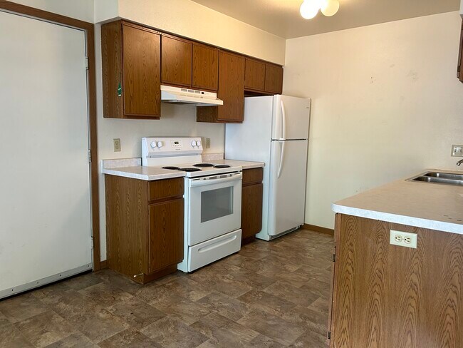 Photo - 316 3rd Ave W