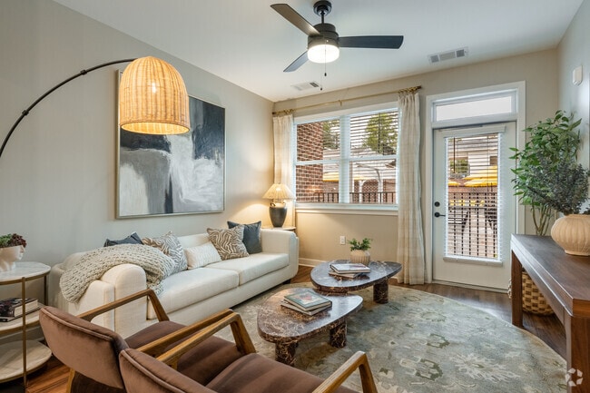 Zinnia - Living Room