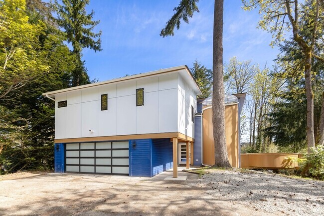 Building Photo - 7545 E Mercer Way Rental