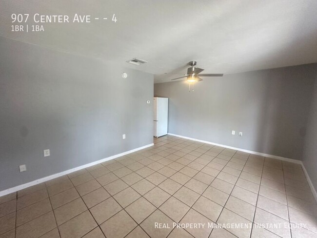 Photo - 907 Center Ave Unit 4