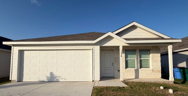 Stunning 3/2 Home In Waters Edge, Seguin, TX - Stunning 3/2 Home In Waters Edge, Seguin, TX