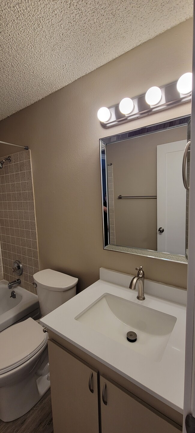 COURTYARD APTS-MUKILTEO