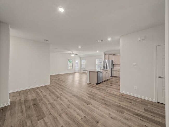 Photo - 9733 Tinsley St