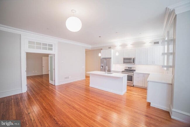 Photo - 2126 Locust St