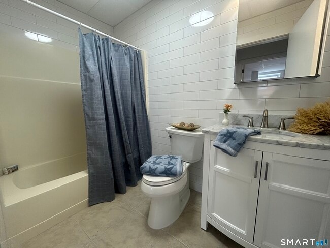 Photo - 156 Garfield Ave