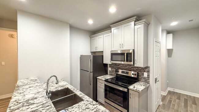 7823 Gladstone St Unidad B1
