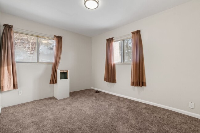 Photo - Stunning 3 bedroom home in McKees Rocks available now!