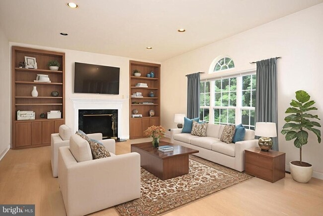 Photo - 8223 Edge Hill Ln