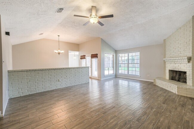 Photo - 21330 Park Run Dr