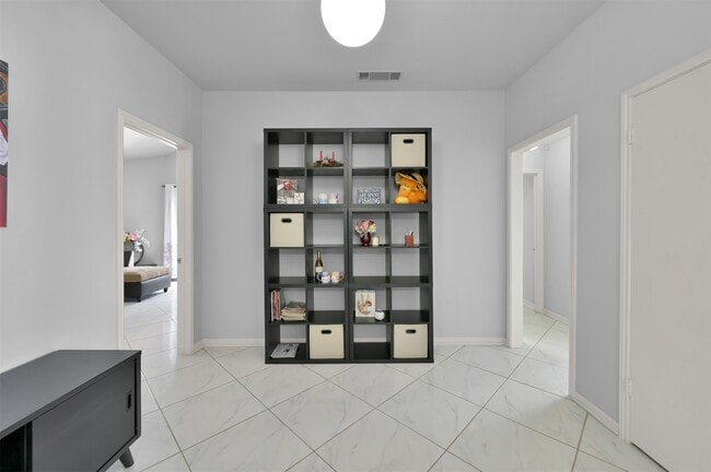 Building Photo - 35 Lakeview Village Rental