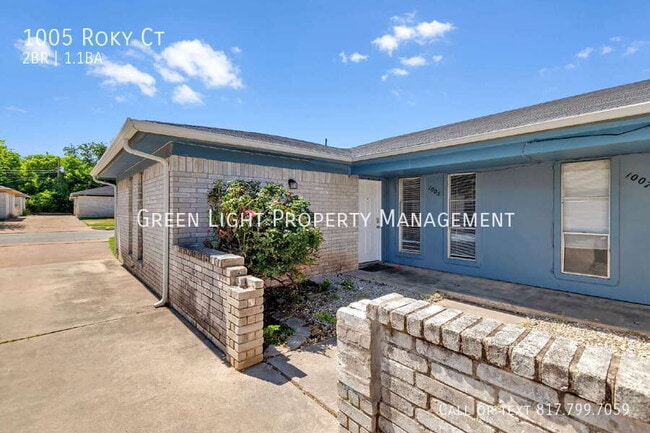 Building Photo - 1005 Roky Ct