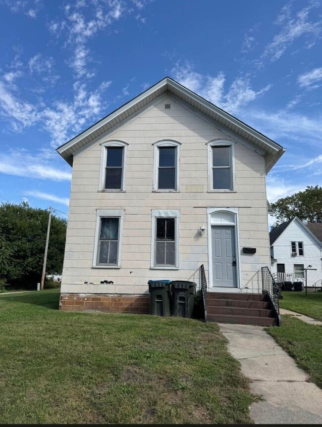 Building Photo - 319 South 20th Street Unit 319.5