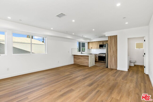 Photo - 1614 S Sycamore Ave