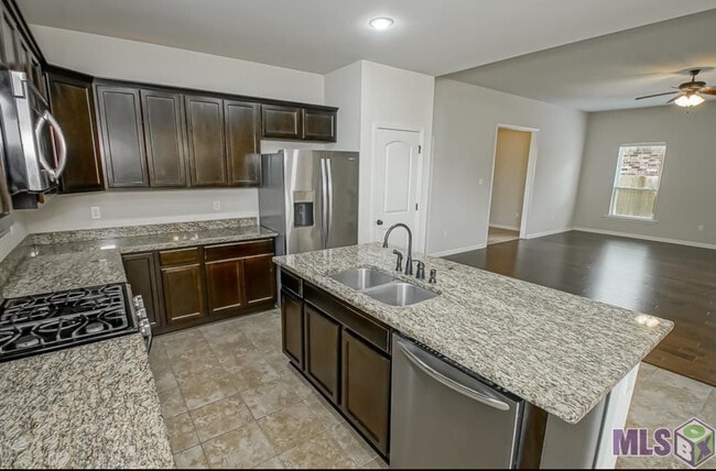 Photo - 657 Northbrook Dr